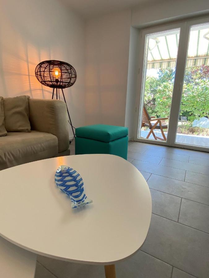 Appartement Rez De Villa Proche Port Et Plages De Sanary Exteriör bild