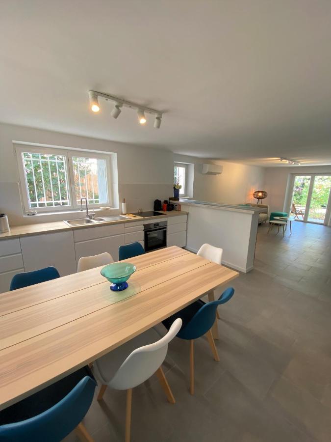 Appartement Rez De Villa Proche Port Et Plages De Sanary Exteriör bild