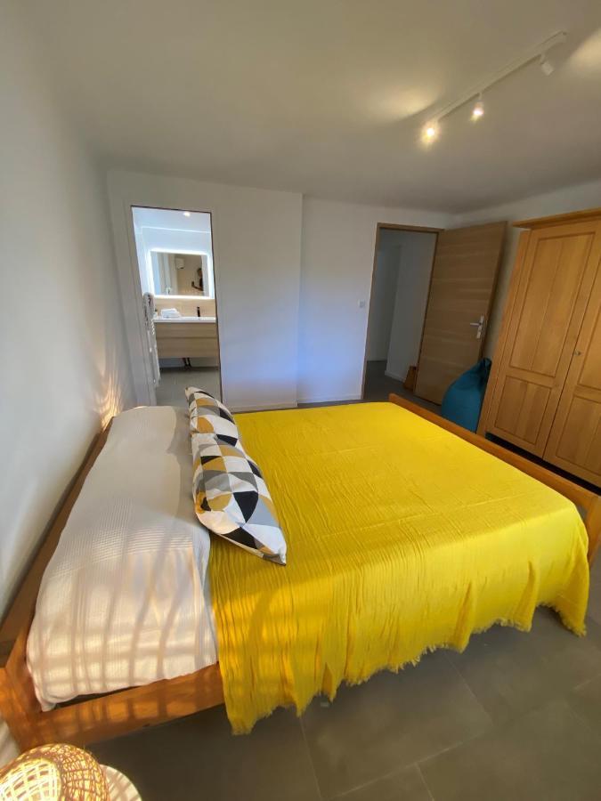 Appartement Rez De Villa Proche Port Et Plages De Sanary Exteriör bild