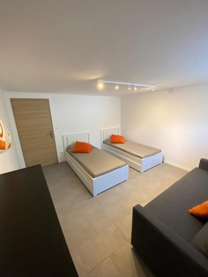 Appartement Rez De Villa Proche Port Et Plages De Sanary Exteriör bild