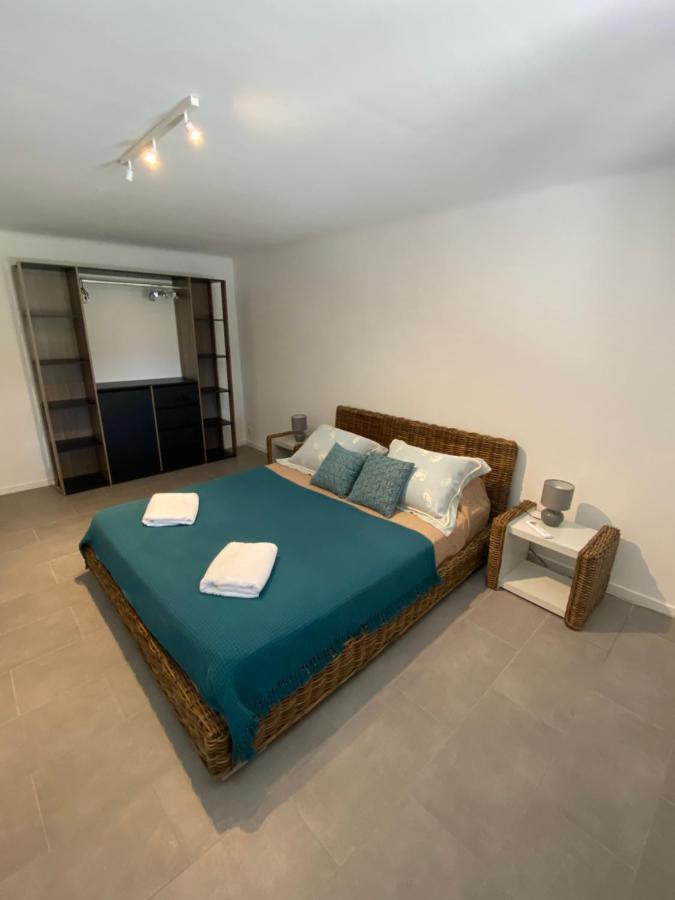 Appartement Rez De Villa Proche Port Et Plages De Sanary Exteriör bild