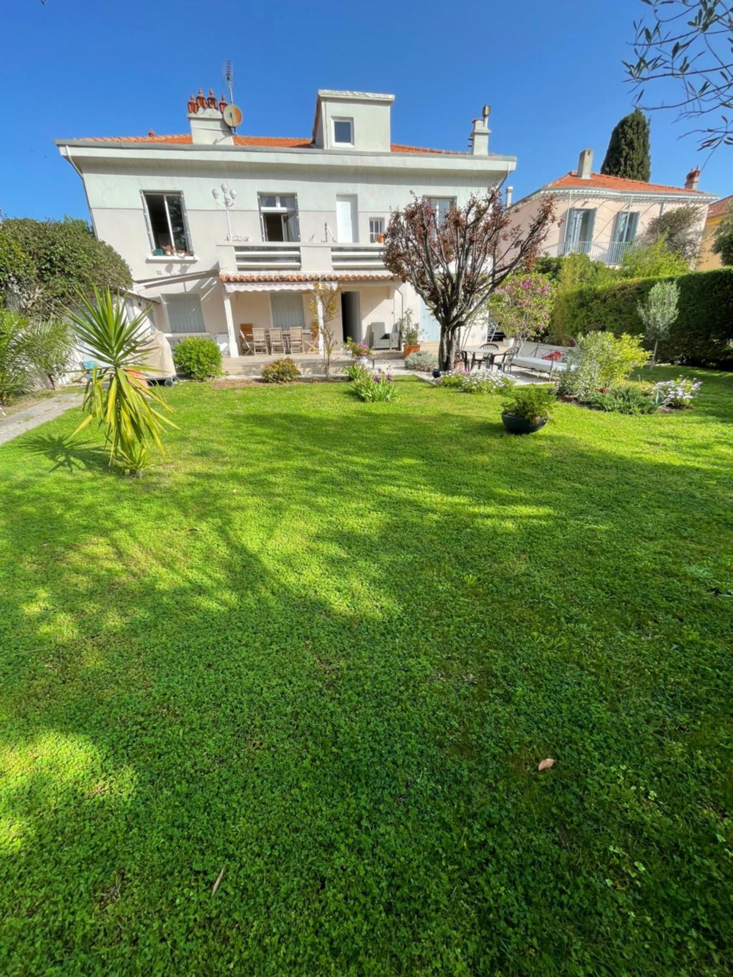 Appartement Rez De Villa Proche Port Et Plages De Sanary Exteriör bild